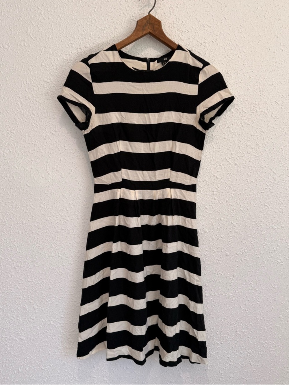 H & M black and white striped dress women’s S